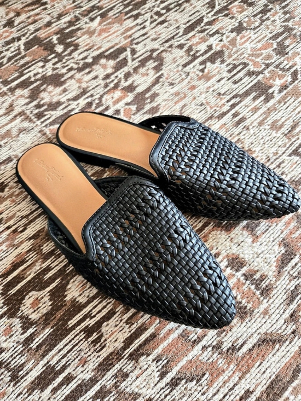 Universal Thread Woven Pointed-Toe Mules in Black